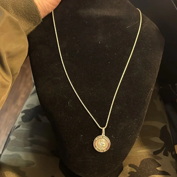 Beautiful Sterling Silver St. Jude Necklace - Picture 4 of 4